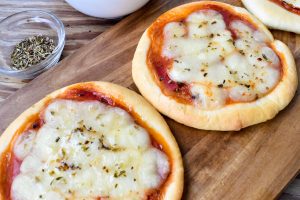 Pizzette (mini pizzas)