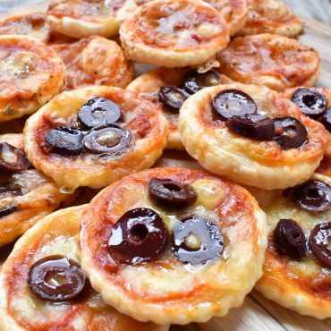Pizzette di sfoglia (puff pastry mini pizzas)