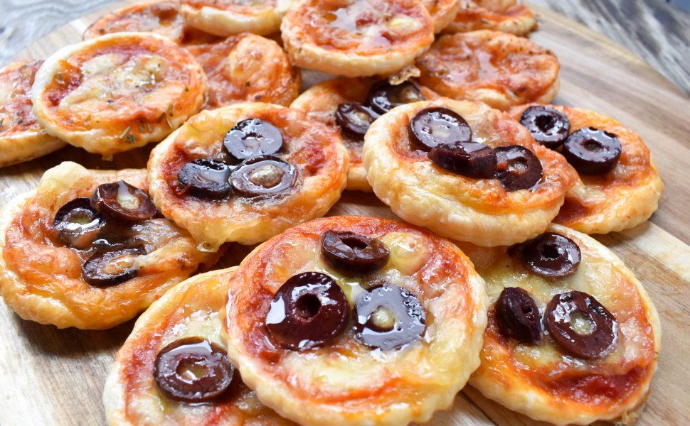 Pizzette di sfoglia (puff pastry mini pizzas)