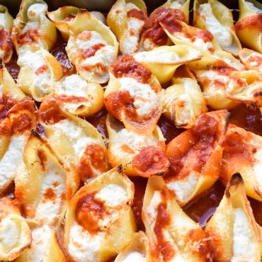 Conchiglioni (large pasta shells) filled with ricotta