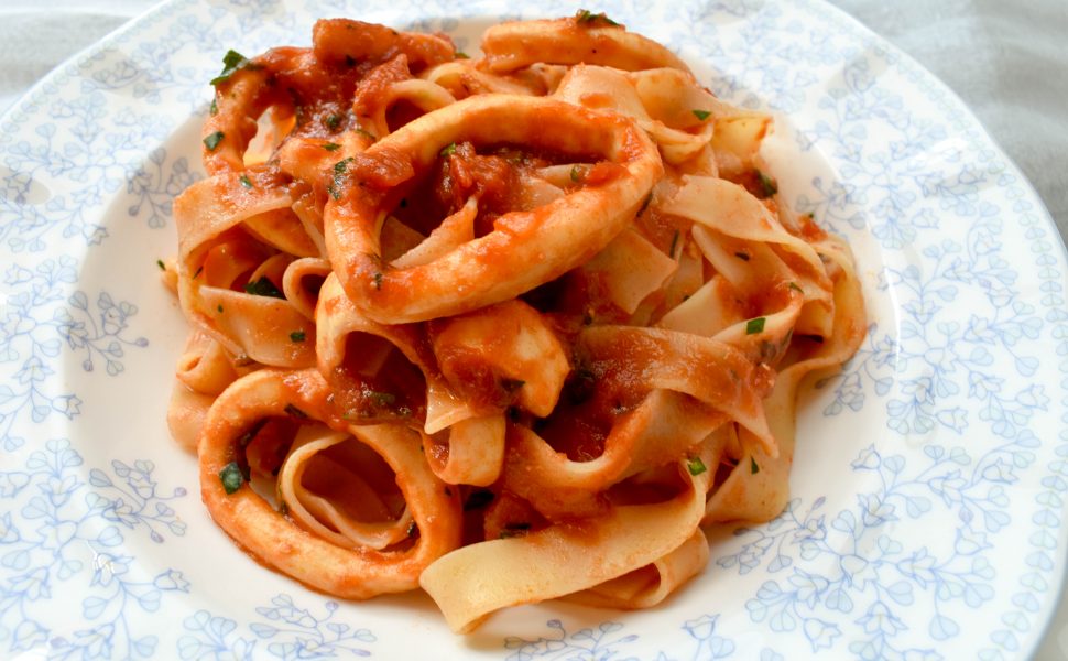 Fettuccine ‘con sugo di calamari’ (with squid sauce)