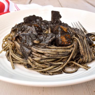 Linguine pasta ‘al nero di seppia’ (with black cuttlefish ink)