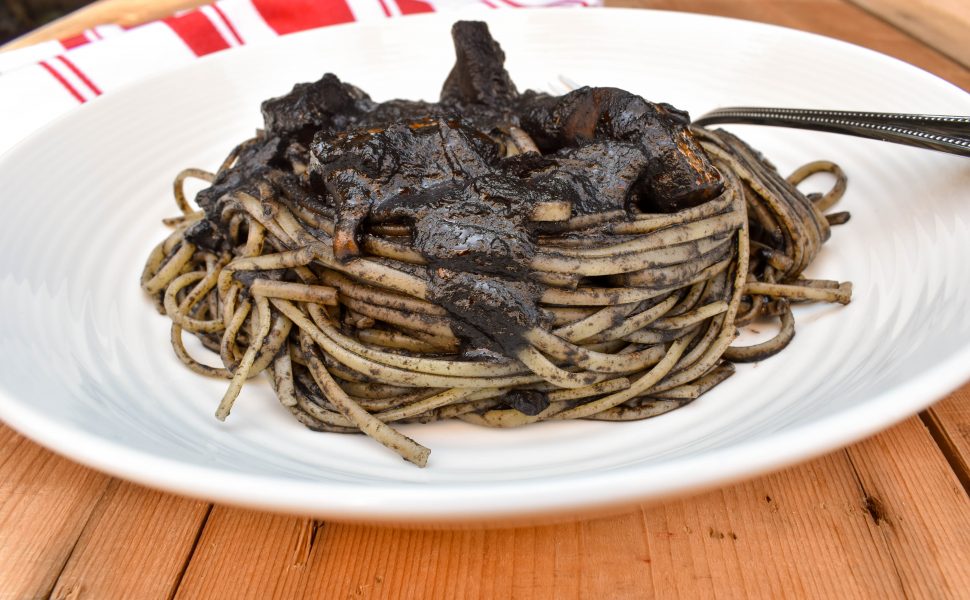 Linguine pasta ‘al nero di seppia’ (with black cuttlefish ink)