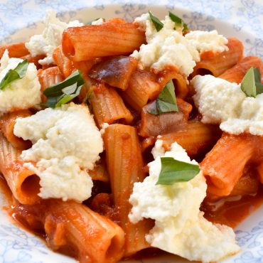 Rigatoni pasta alla norma