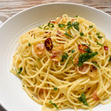 Spaghetti ‘aglio, olio e peperoncino’ (with garlic, olive oil and chilli)