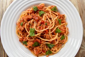 Spaghetti pasta with tuna