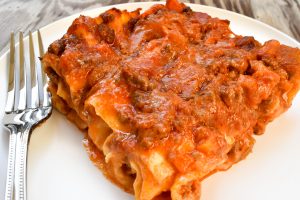 Traditional meat lasagne 