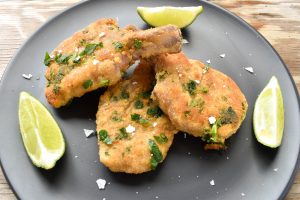 Costolette di agnello impanate e fritte (fried crumbed lamb cutlets)