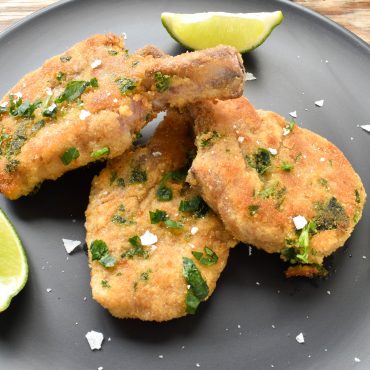 Costolette di agnello impanate e fritte (fried crumbed lamb cutlets)