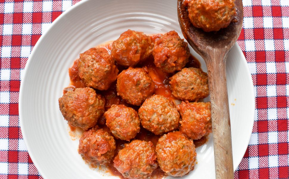 Polpette al sugo (saucy meatballs)