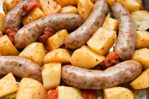 Salsiccia e patate al forno (oven baked sausages and potatoes)