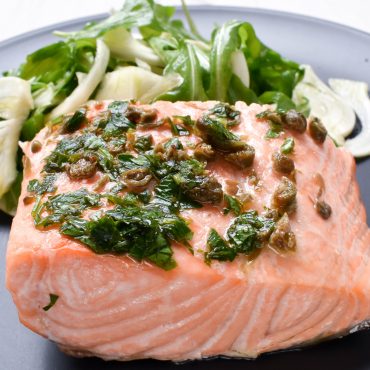 Oven baked salmon fillet with fennel salad