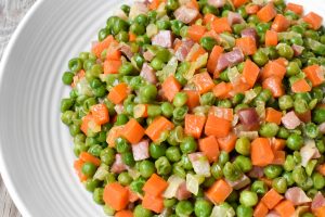 Peas with onion, carrot and pancetta
