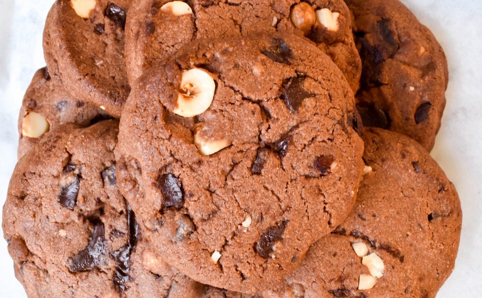 Chocolate chip and hazelnut cookies