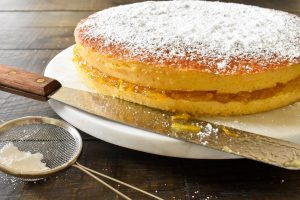 Ciambella con marmellata all'arancia (orange cake with marmalade)