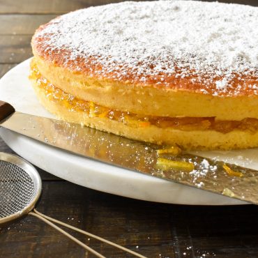 Ciambella con marmellata all’arancia (orange cake with marmalade)