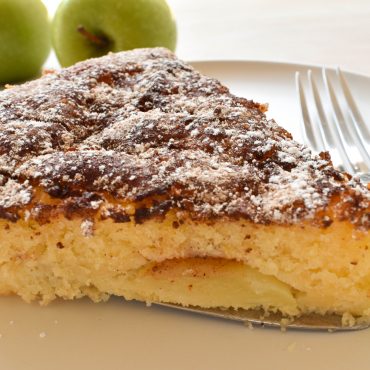 Torta morbida di mele e cannella (moist apple and cinnamon cake)