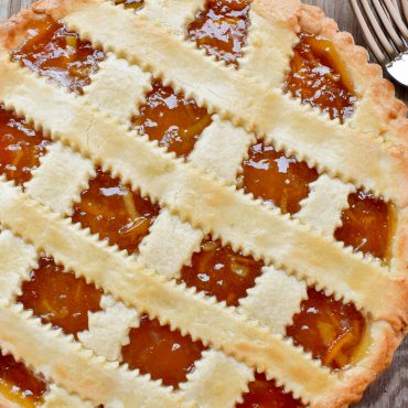 Sweet orange marmalade crostata (Italian baked tart)