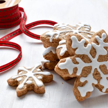 Snowflake gingerbread biscuits