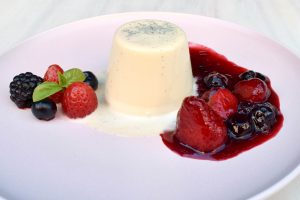 Vanilla panna cotta and mixed berry compote