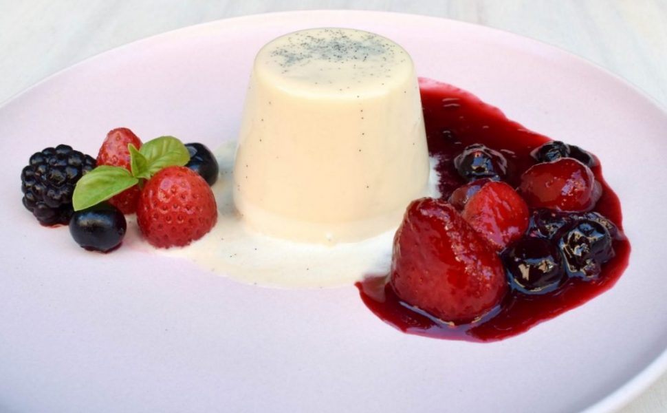 Vanilla panna cotta and mixed berry compote