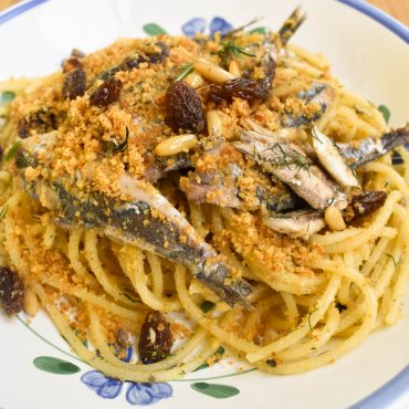 Sicilian-style pasta con le sarde (with sardines)