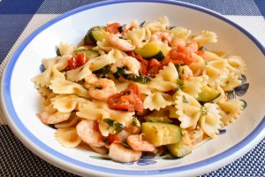 Shrimp and zucchini pasta