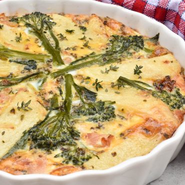 Baked frittata with potatoes and broccolini