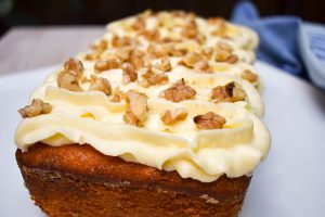 Banana cake with vanilla cream cheese icing