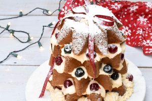 Pandoro Christmas tree filled with Crema diplomatica