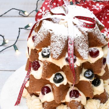 Pandoro Christmas tree filled with Crema diplomatica