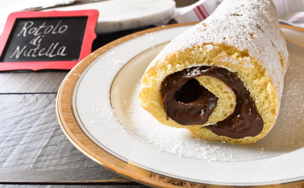 Rotolo alla Nutella (Nutella roulade)