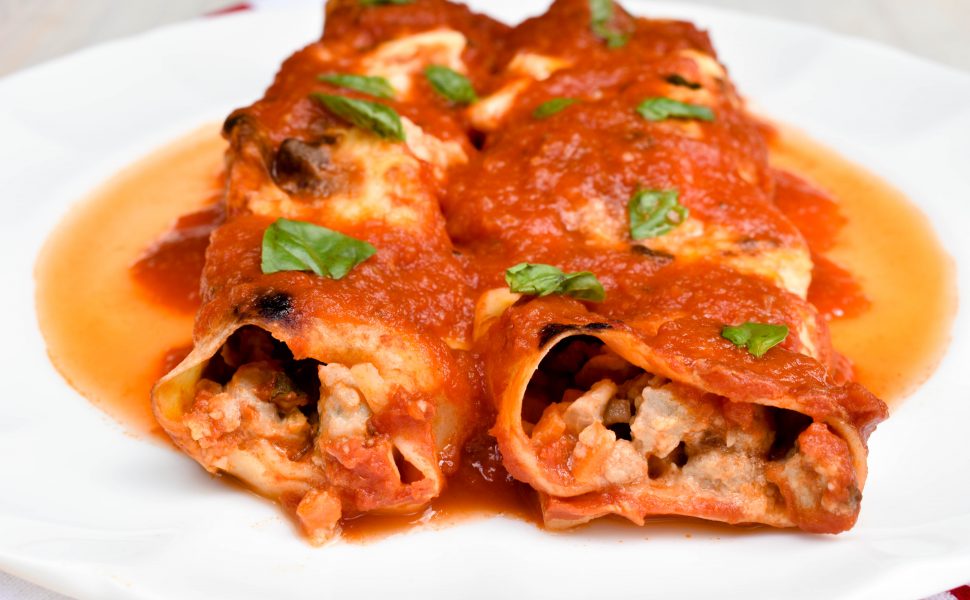 Meat-filled cannelloni with Italian tomato sauce