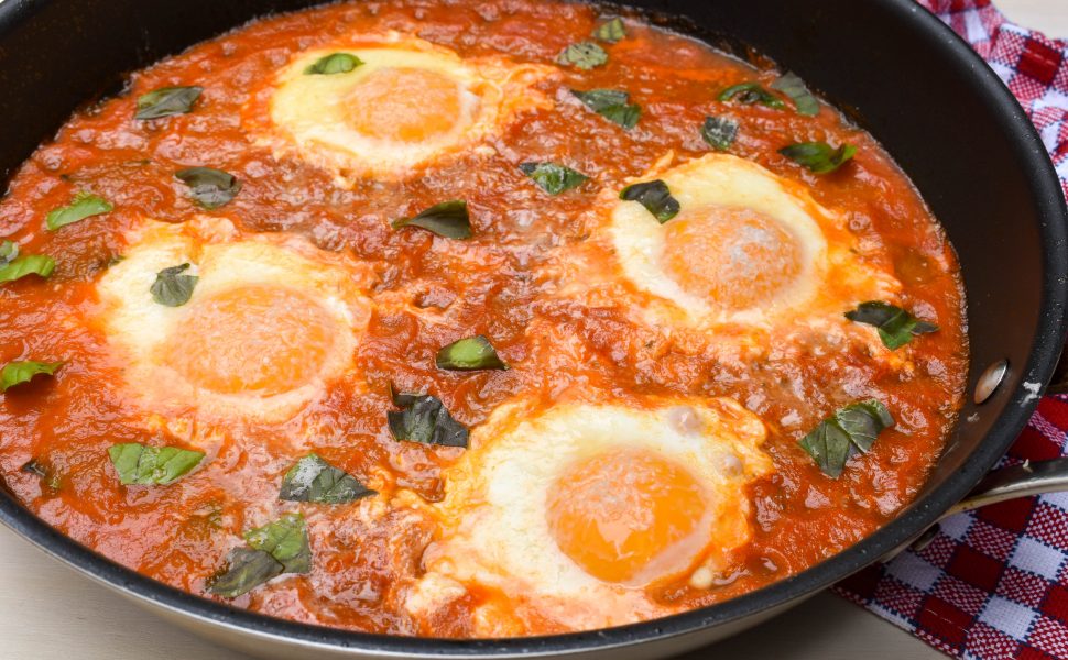 Uova alla contadina (saucy peasant eggs)