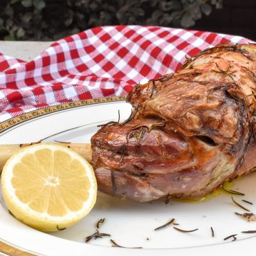 Slow cooked lamb leg ‘al forno’ (oven baked)