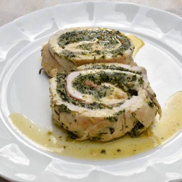 Rolled chicken with spinach and ricotta