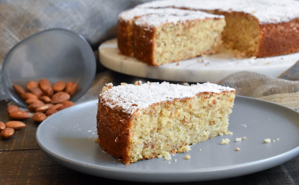 Easy almond cake