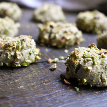 Gluten-free pistachio cookies