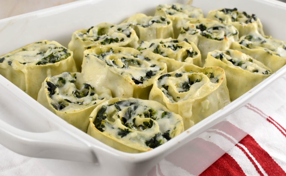 Spinach and ricotta lasagna rolls