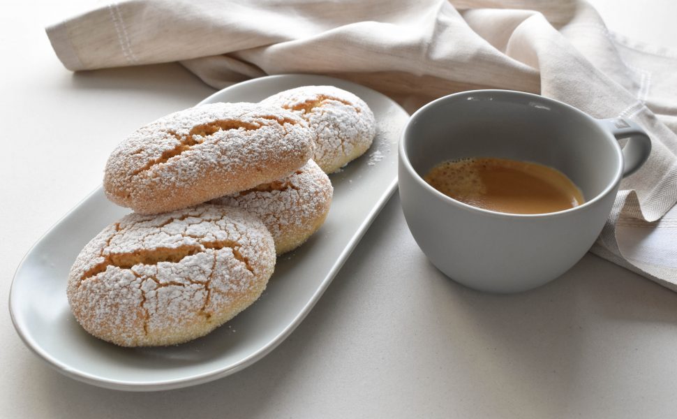 Italian dunking biscuits